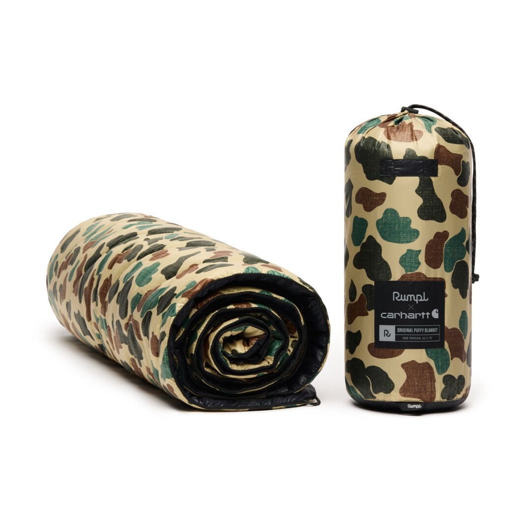 DUCK_CAMO_CARHARTT_ORIGINAL_PUFFY_ROLL.jpg